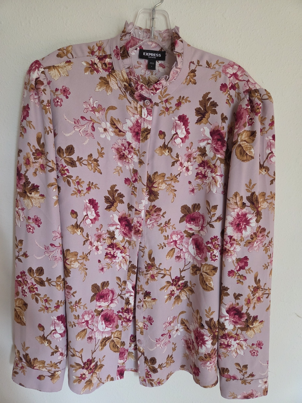 Express Women's Pink Floral Button-Up Blouse